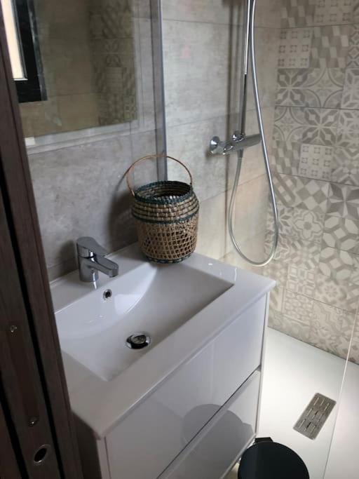 Villa Neuve Avec Piscine بونيفَسْيو المظهر الخارجي الصورة