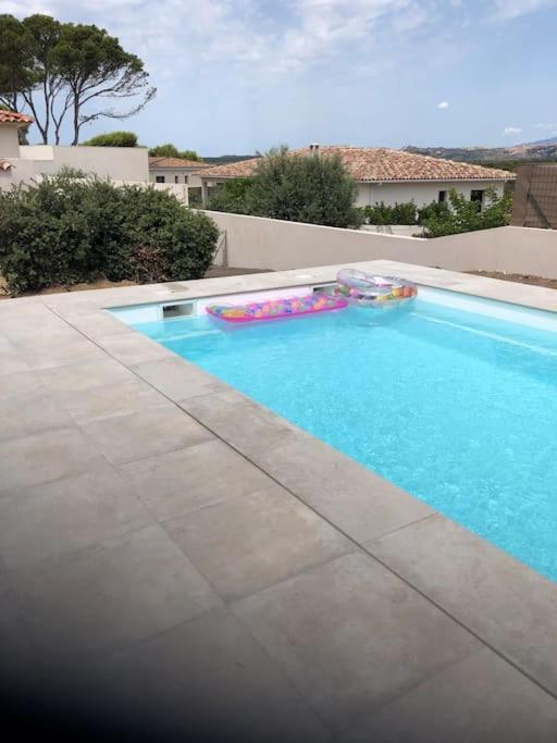 Villa Neuve Avec Piscine بونيفَسْيو المظهر الخارجي الصورة